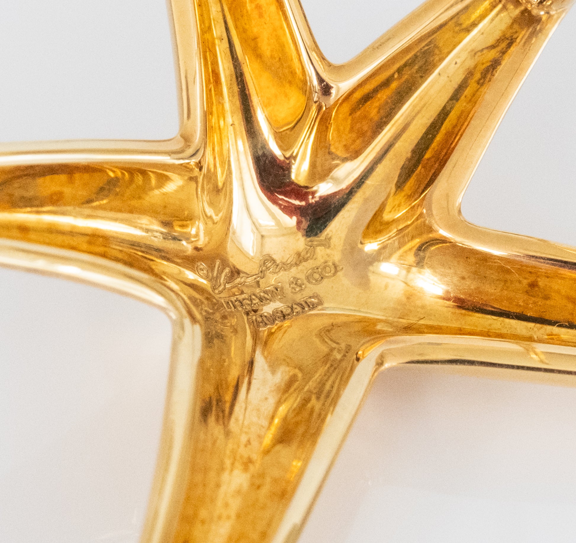 Elsa Peretti for Tiffany & Co large 18K Yellow Gold Starfish Pin - Premium Brooch from All The Best Vintage - Just $4200! Shop now at All The Best Vintage